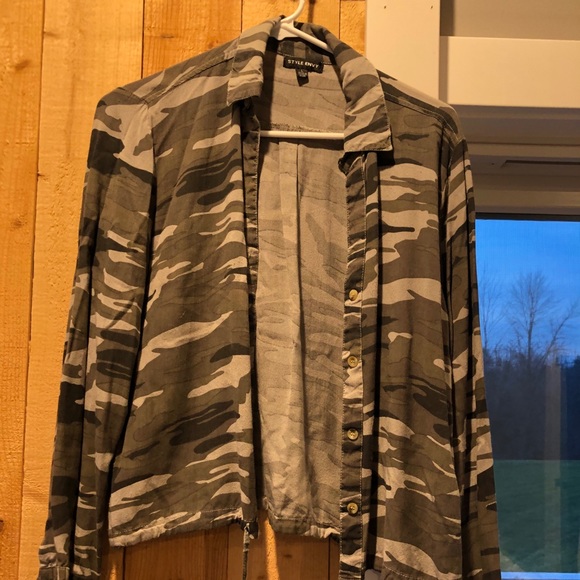 Shirt - Picture 2 of 4